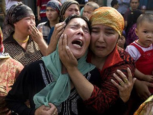 Çin, Doğu Türkistan'ı Dünyadan Kopardı