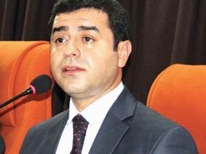 Selahattin Demirtaş'a Uçakta Kobani Tepkisi!