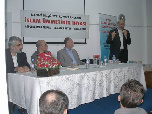 "İslam Ümmetinin İhyası” Konuşuldu
