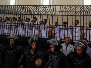 Mısır'da Darbe Karşıtlarına Yine Hapis Cezası Yağdı