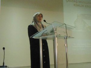 Muş'ta “Çağdaş Müslümanın Kimlik Krizi” Konferansı