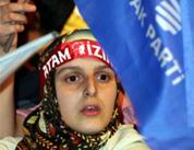 “AK Parti Kadını”na Gülben Ergen Modeli!