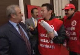 "Ortalığı Karıştırın Arkanızdayız!"