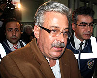 Rektör Okudan'ın parasına el kondu