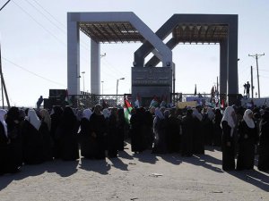 Gazzeli Kadınlardan ‘Refah Kapısı Açılsın’ Eylemi