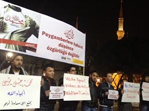 Suriyeli Grup Peygamberimiz İçin Eylem Yaptı