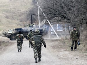 Donetsk'teki Çatışmalarda 10 Asker Öldü
