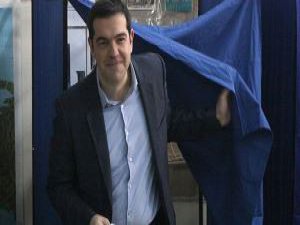 Yunanistan'daki Seçimlerde SYRIZA Önde Gidiyor