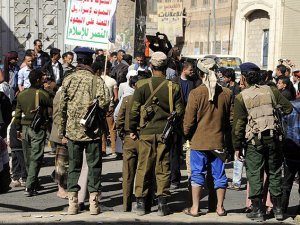Yemen'de Husi Karşıtı Gösteriye Müdahale: 10 Yaralı