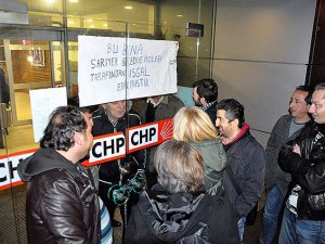 CHP İstanbul İl Başkanlığı Binasında Eylem