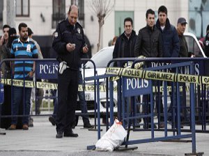 Taksim'de Polis Noktasına Saldırı