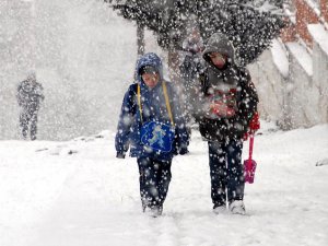 İstanbul'da 17 İlçede Eğitime Kar Engeli