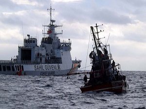 Ege Denizi'nde 200 Göçmen Kurtarıldı