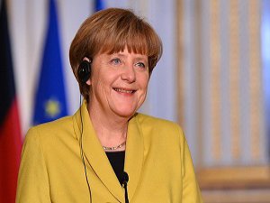 Merkel "AB Ordusu" Önerisine Olumlu Bakıyor