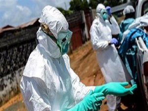 5 Bin Çocuk Ebola Virüsü Kaptı