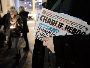 Charlie Hebdo'nun Yönetiminde Para Kavgası