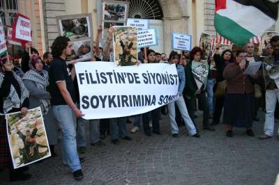 İzmir'de Siyonist İsrail'e Protesto