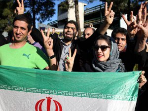 ABD İle Nükleer Uzlaşı İran'ı İkiye Böldü