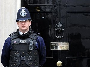 İngiliz Polisi ve İstihbaratına Suçlama
