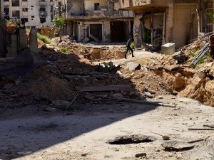 Halep'te Sahra Hastanesine Vakum Bombalı Saldırı