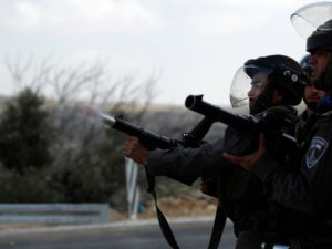 Siyonistler Kudüs'te 20 Filistinliyi Yaraladı