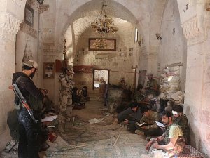 Suriye'de 15 Muhalif Grup YPG'ye Karşı Birleşti