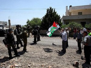 "Filistin Köyü" İşgalin Karşısında Direniyor