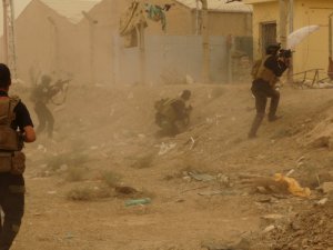 Tikrit'te Canlı Bomba Saldırısı: 16 Polis Hayatını Kaybetti