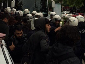 Eskişehir'de Broşür Dağıtan AK Parti'lilere Saldırı