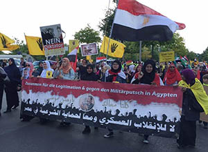 Müslümanlar Berlin'de Sisi'yi Protesto Etti (FOTO)