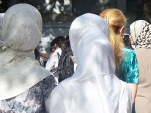 Özbekistan'da Tesettür Yasağı Pazarlara İndi