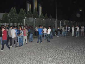 Bursa'da İşten Çıkarılan İşçiler Eyleme Başladı