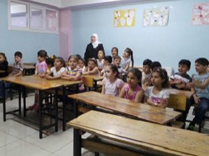 Suriyeli Mültecilerin Okulu Yardım Bekliyor