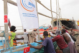 Türkiye'den Cibuti'ye 6 Ambulans, 6 Ton İlaç
