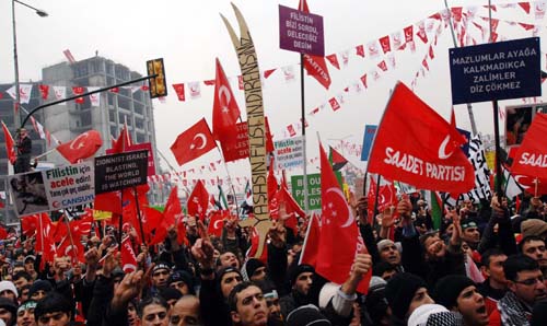Çağlayan'da Yüzbinler Siyonistleri Lanetledi