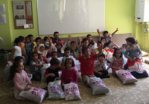 Sivas Özgür-Der Bayramda Muhacir Çocukları Unutmadı