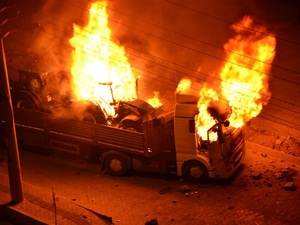 PKK/HDP'li Saldırganlar Diyarbakır'da Kamyon Yaktı