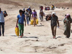 "Göçmenler Kamp Bulamıyorsa Otele Gitsin"