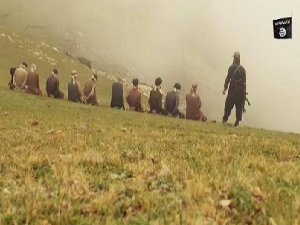 IŞİD Taliban Üyelerini Şov Yaparak İnfaz Etti