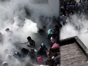Yunan Polisi, Göçmenlere Yangın Söndürücü İle Saldırdı