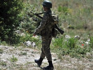 PKK Yol Kesip Asker Kaçırdı