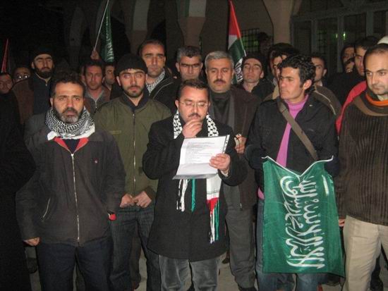Gazze’nin Kalbi Her Gece Van’da Atıyor