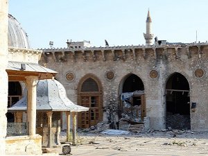 Suriye'de Rejim Camileri Bombalıyor