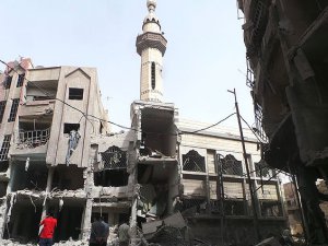 Esed Güçleri Camiye Saldırdı