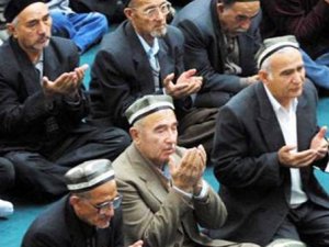 Özbekistan'da İslam'a Yasak Üstüne Yasak