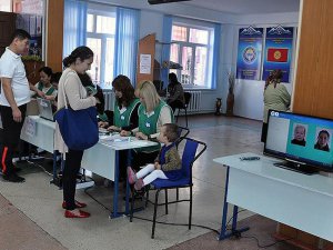 Kırgızistan'daki Genel Seçimlerde Koalisyon Çıktı