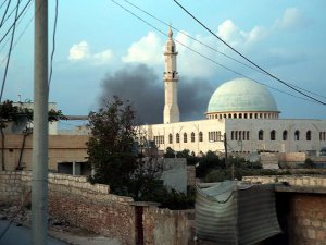 Rusya Halep'te Sivil Yerleşim Yerini Vurdu