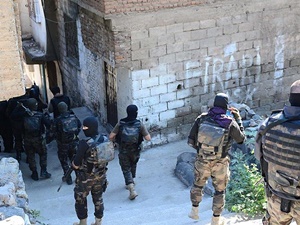 Diyarbakır'da PKK Operasyonu: 1 Polis Hayatını Kaybetti