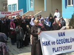 Van'da 80. başörtüsü eylemi