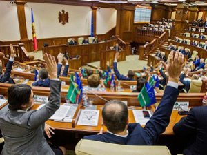Moldova'da Hükümet Düştü